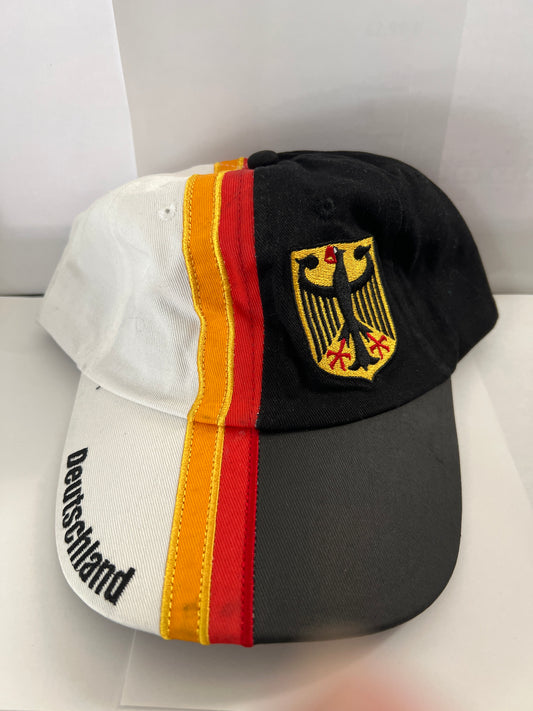 Cap-Deutschland Eagle with Gold Background